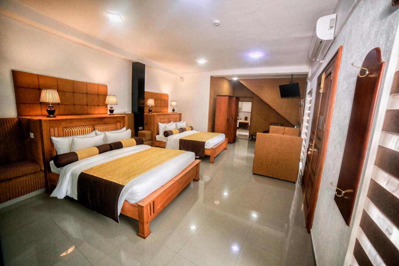 Hotel Eagle Regency Kandy