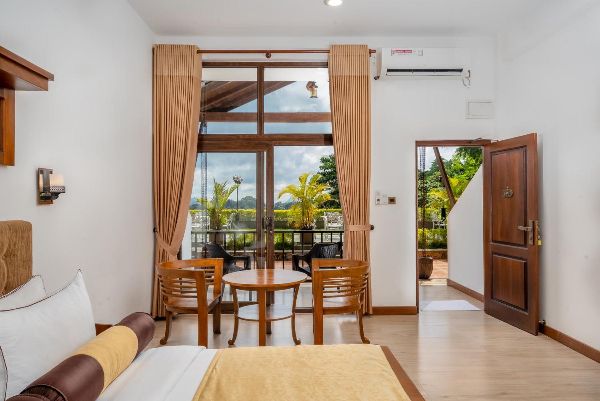 Eagle Regency 4* Kandy