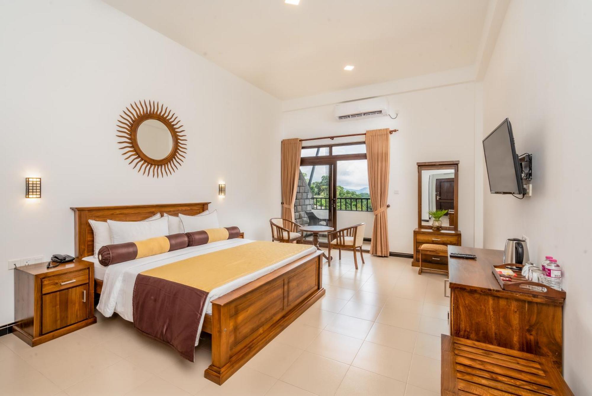 Hotel Eagle Regency Kandy