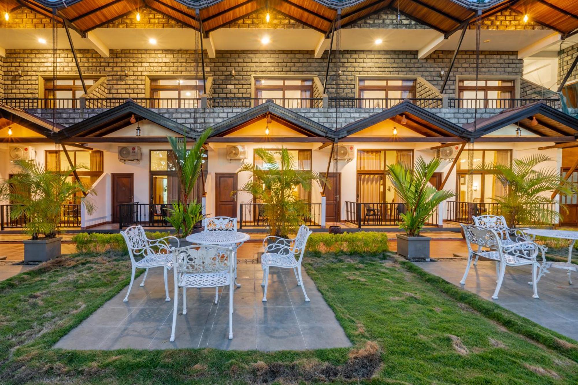 Eagle Regency Hotel Kandy